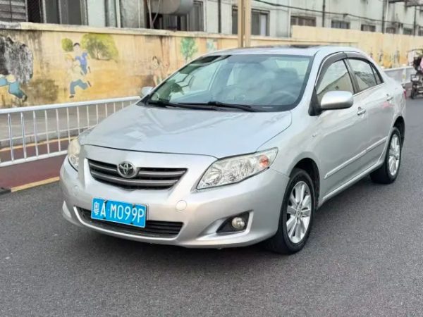 2008 Toyota Corolla 1.8L Automatic GLi Sunroof Special Edition, Silver-White